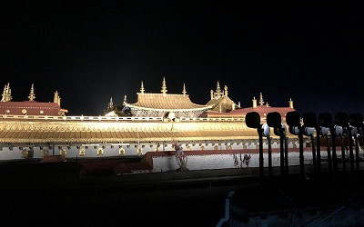 從大昭寺夜景看古建設計——尊重是前提
