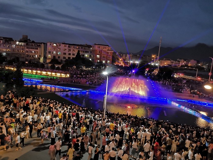 當(dāng)水景碰上照明,美得一塌糊涂!